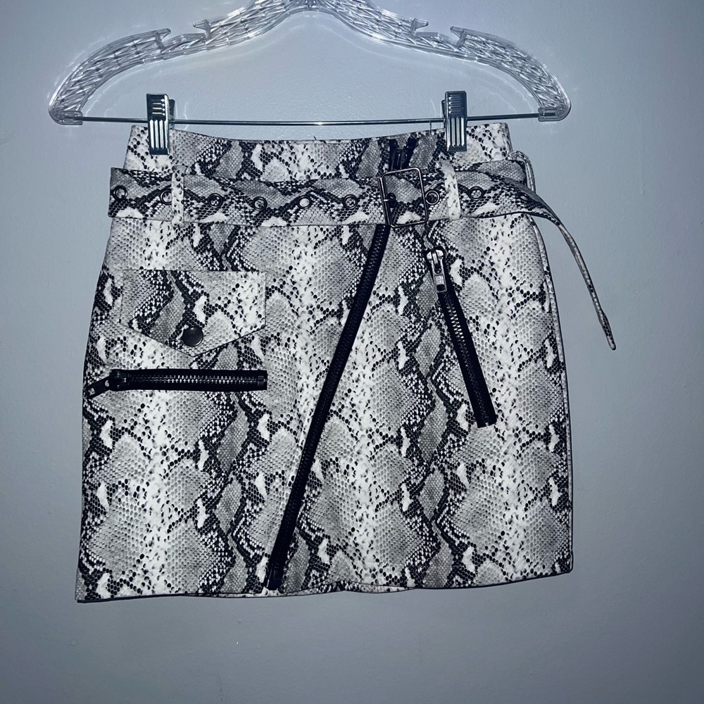Xs snakeskin skirt
